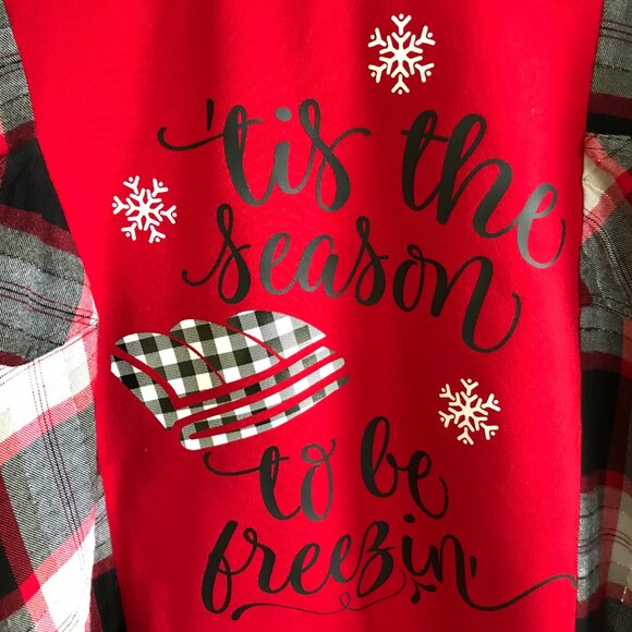 Reworked Flannel Tee, Size S-M: Upcycled Oversized Winter Graphic Sweatshirt - Picture 10 of 11